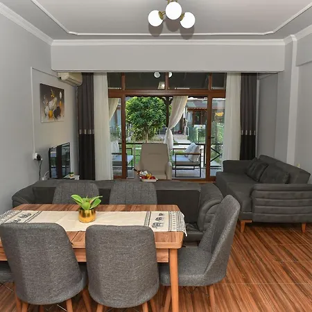 Alp's Triplex Lagoon Havuz Olanagi Sunan