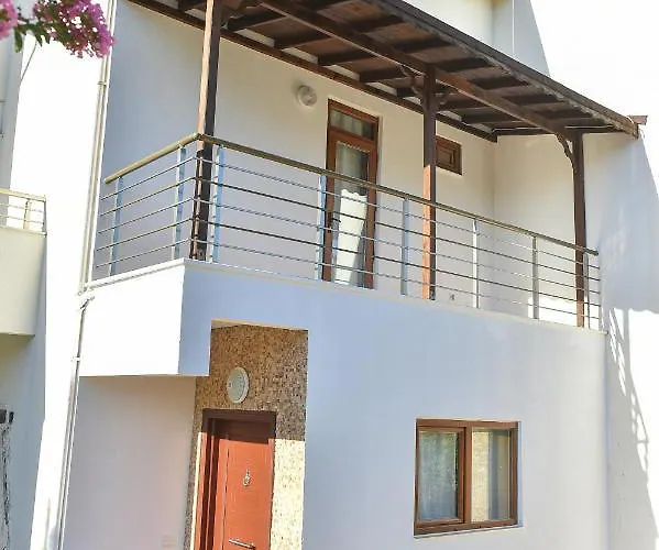 Alp's Triplex Lagoon Havuz Olanagi Sunan Villa